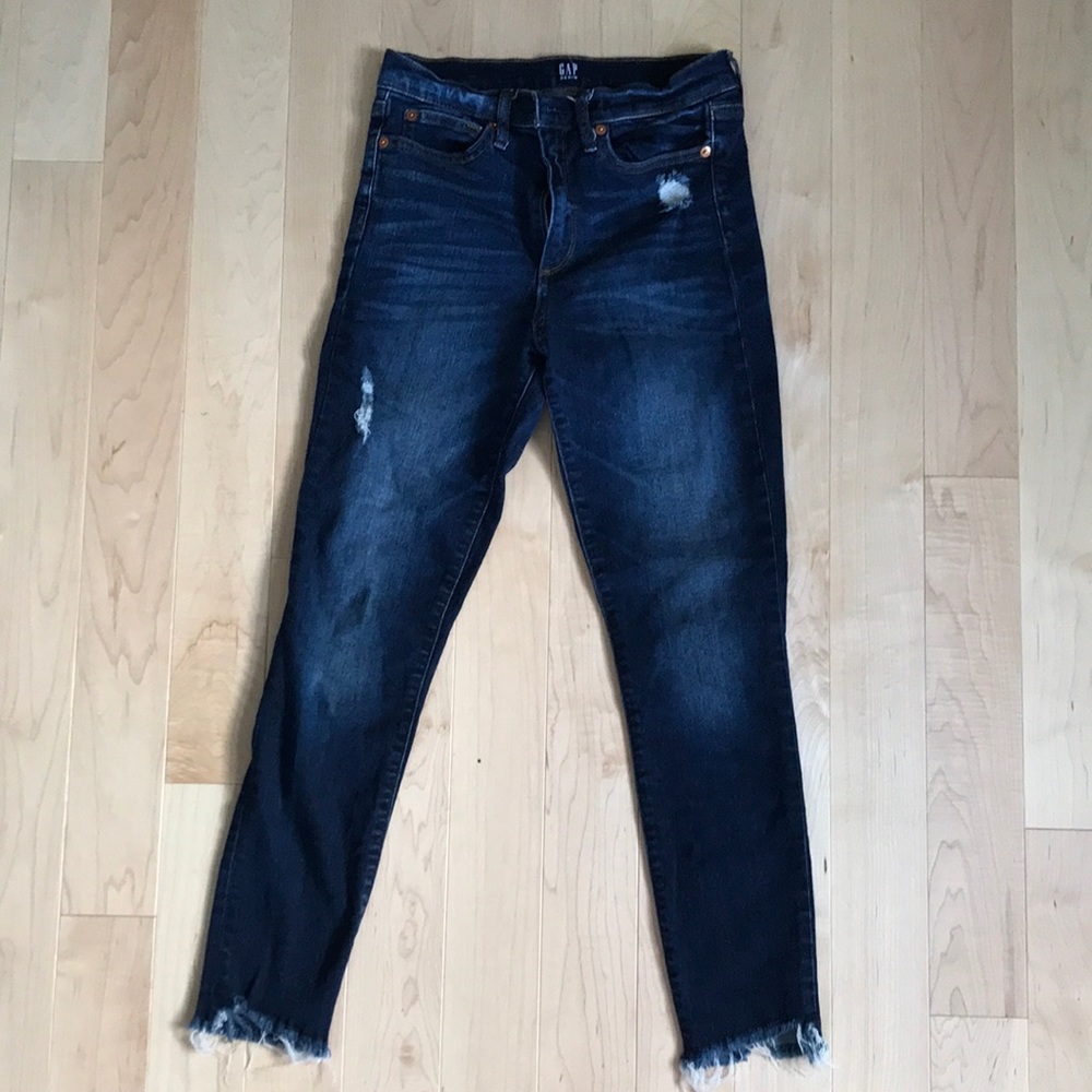 Gap Skinny Jeans size 26 R